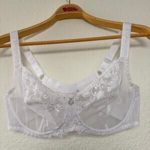 WiesMANN Bra 40F White Floral Underwired‎ Jewel Detail Unlined Lacy Romantic